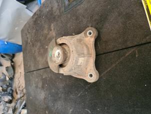 Engine mount from a Mercedes-Benz V (447.8) 2.1 220 CDI, 220 d 16V 2018