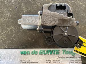 Used Door window motor Volkswagen Transporter T5 2.0 TDI BlueMotion Price € 40,00 Margin scheme offered by van de Bunte Teuge B.V.