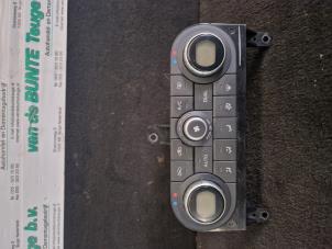 Used Heater control panel Nissan Qashqai (J10) 2.0 16V Price € 75,00 Margin scheme offered by van de Bunte Teuge B.V.
