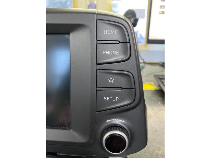 Navigation set from a Hyundai Kona (OS) 1.0 T-GDI 12V 2019