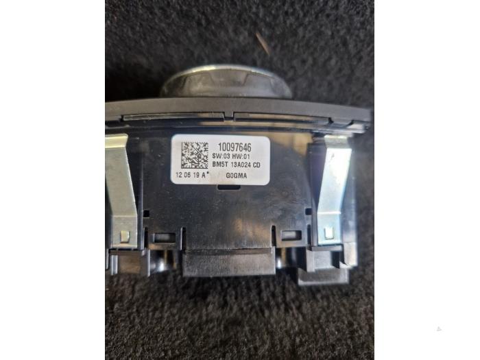 Height control switch from a Ford Focus 3 Wagon 1.6 EcoBoost 16V 150 2012