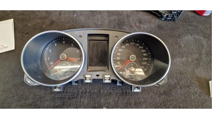 Odometer KM from a Volkswagen Golf VI (5K1) 1.2 TSI BlueMotion 2011