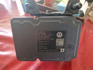 Używane Pompa ABS Volkswagen Golf VI (5K1) 1.2 TSI BlueMotion Cena € 150,00 Procedura marży oferowane przez van de Bunte Teuge B.V.