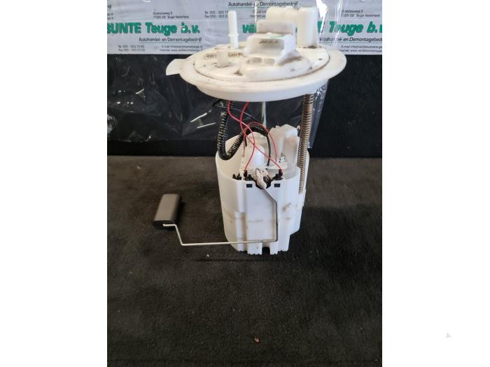 Electric fuel pump from a Fiat Tipo (356S) 1.4 16V 2016