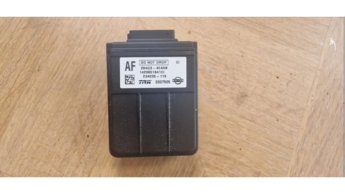 Gebrauchte Bremsassistent Sensor Nissan Qashqai (J11) 1.2 DIG-T 16V Preis € 131,25 Margenregelung angeboten von van de Bunte Teuge B.V.