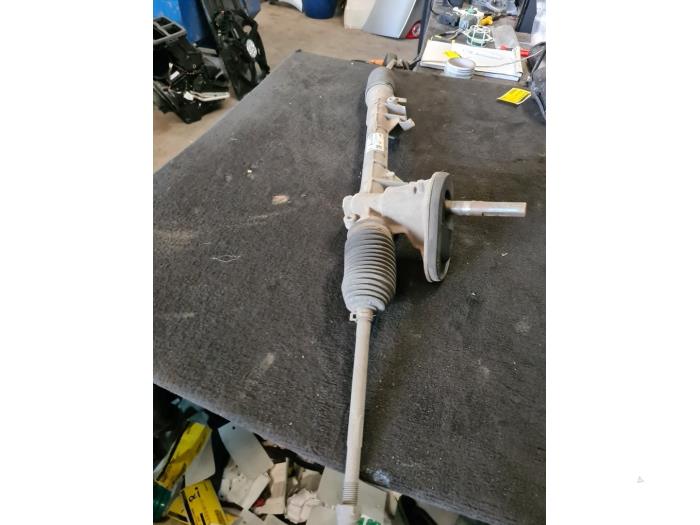 Steering box from a Renault Twingo II (CN) 1.2 16V 2013