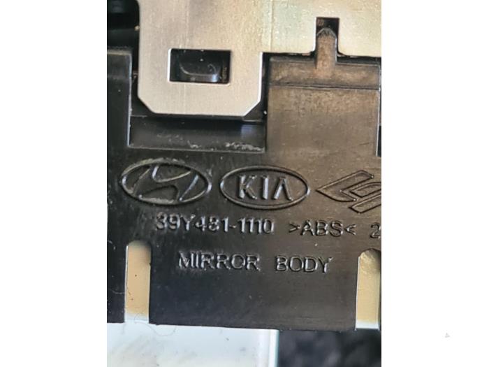 Mirror switch from a Hyundai i30 (GDHB5) 1.4 16V 2014