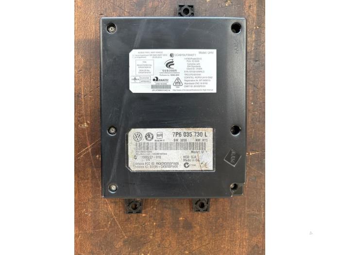 Używane Modul Bluetooth Volkswagen Polo V (6R) 1.4 16V Cena € 157,49 Procedura marży oferowane przez van de Bunte Teuge B.V.