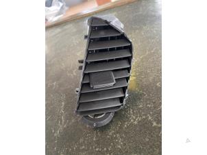 Usados Rejilla de aire de salpicadero Opel Insignia 1.6 Turbo 16V Ecotec Precio € 10,50 Norma de margen ofrecido por van de Bunte Teuge B.V.