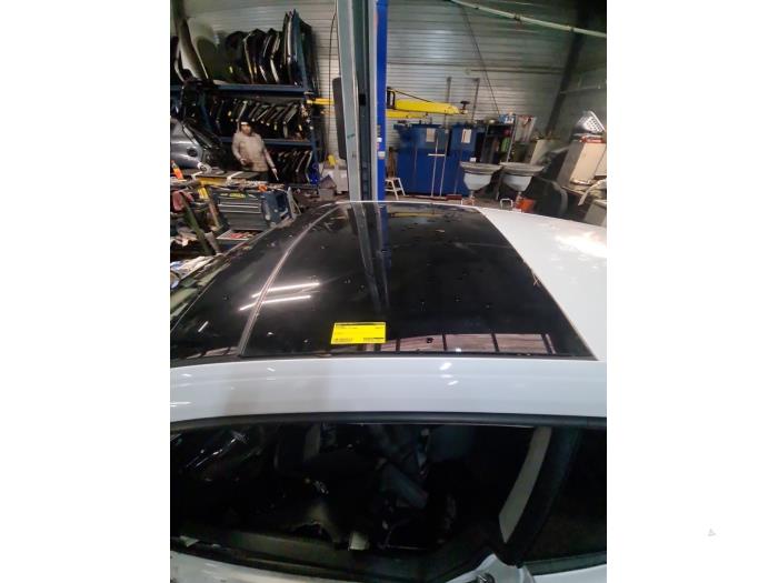 Używane Szyberdach Volkswagen Scirocco (137/13AD) 1.4 TSI 122 16V Cena € 262,50 Procedura marży oferowane przez van de Bunte Teuge B.V.
