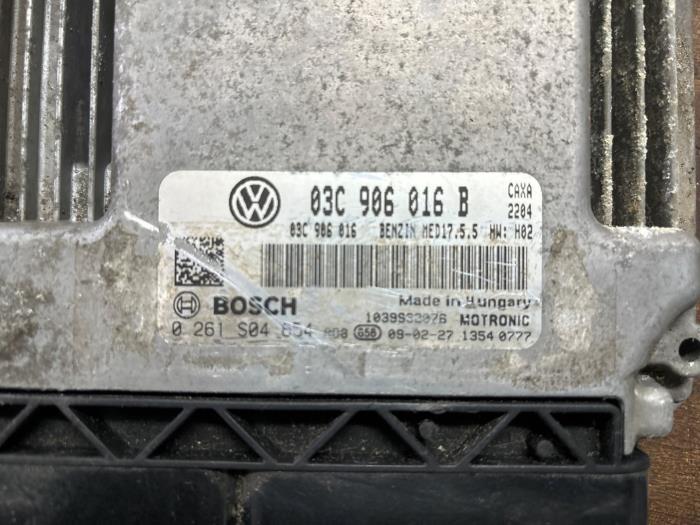 Engine management computer from a Volkswagen Scirocco (137/13AD) 1.4 TSI 122 16V 2009