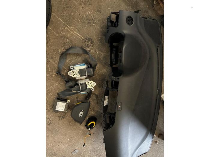 Kit airbag + tableau de bord d'un Kia Picanto (TA) 1.2 16V 2011
