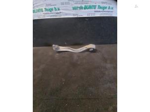 Used Front upper wishbone, right Audi RS6 Price on request offered by van de Bunte Teuge B.V.