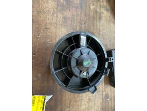 Used Heating and ventilation fan motor Nissan Qashqai (J10) 1.6 16V Price € 75,00 Margin scheme offered by van de Bunte Teuge B.V.
