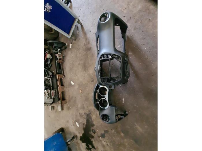 Używane Panel Nissan Juke (F15) 1.2 DIG-T 16V Cena na żądanie oferowane przez van de Bunte Teuge B.V.