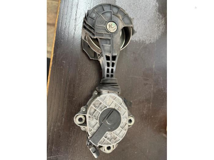 Usados Tensor correa múltiple BMW 1 serie (F21) 116i 1.6 16V Precio € 36,75 Norma de margen ofrecido por van de Bunte Teuge B.V.