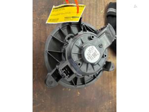 Used Heating and ventilation fan motor Ford Tourneo Courier (JU2) 1.0 Ti-VCT EcoBoost 12V Price € 50,00 Margin scheme offered by van de Bunte Teuge B.V.