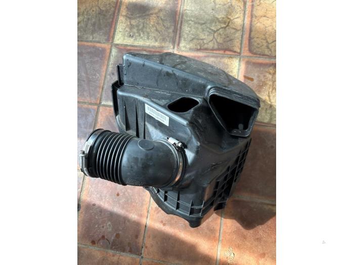 Begagnade Luftfilterhus BMW 1 serie (F21) 116i 1.6 16V Pris € 52,50 Marginaltabell erbjuds av van de Bunte Teuge B.V.