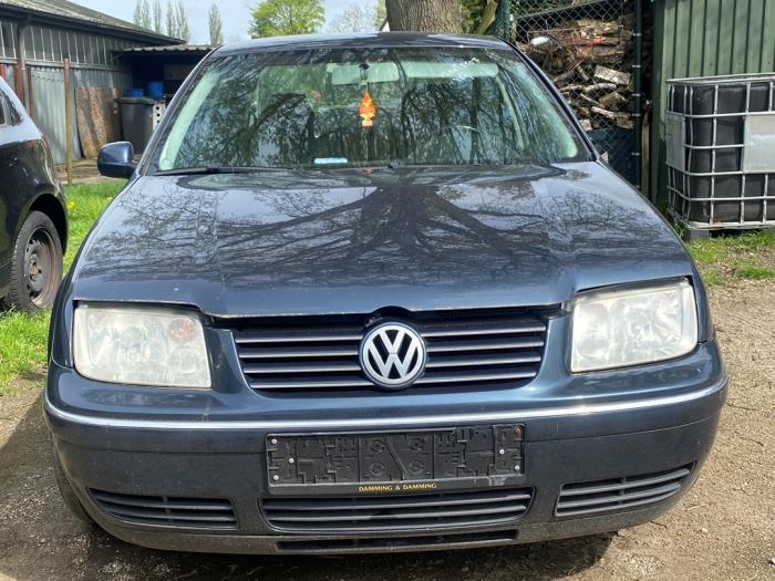 Używane Maska Volkswagen Bora (1J2) 1.9 TDI 100 Cena € 105,00 Procedura marży oferowane przez van de Bunte Teuge B.V.