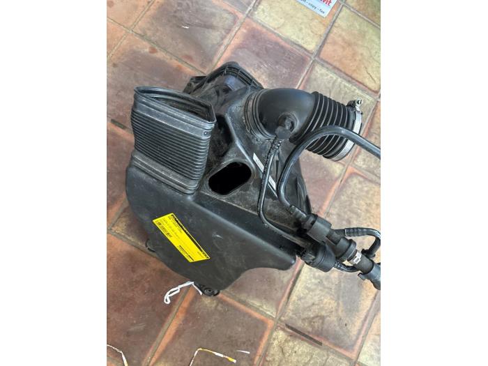 Begagnade Luftfilterhus BMW 1 serie (E87/87N) 116i 1.6 16V Pris € 78,75 Marginaltabell erbjuds av van de Bunte Teuge B.V.