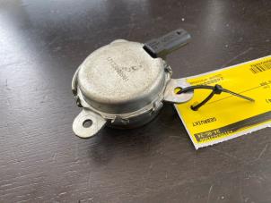 Nockenwelle Sensor van een Ford Fiesta 6 (JA8) 1.0 EcoBoost 12V 100 2014