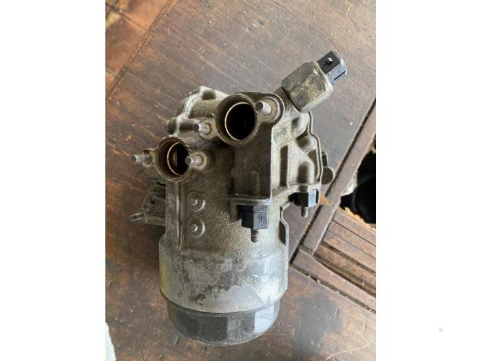 Gebrauchte Ölfiltergehäuse BMW 5 serie (E60) M5 V10 40V Preis € 157,50 Margenregelung angeboten von van de Bunte Teuge B.V.