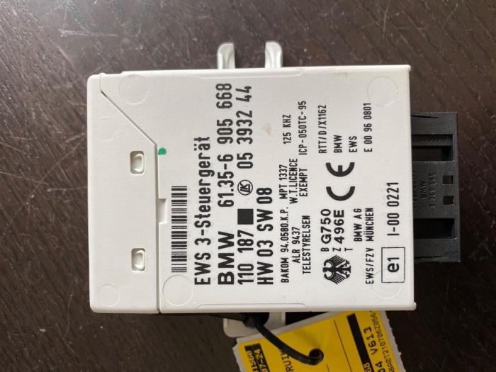 Używane Modul immobilizera BMW 5 serie (E39) 520i 24V Cena € 26,25 Procedura marży oferowane przez van de Bunte Teuge B.V.