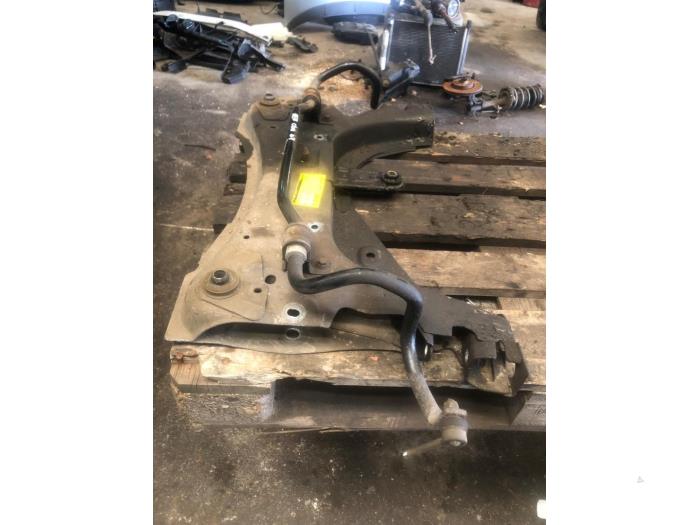 Subframe Renault Clio III 1.6 16V - K4MD8