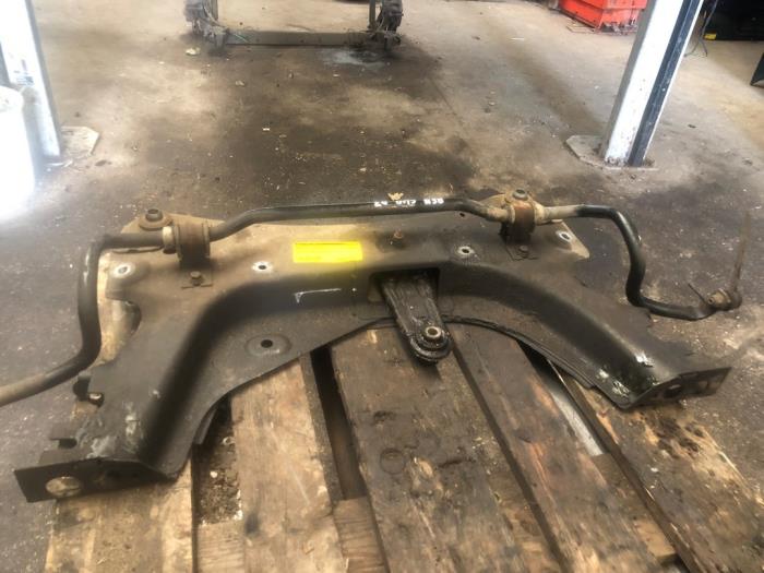 Begagnade Underram Renault Clio III (BR/CR) 1.6 16V Pris på förfrågan erbjuds av van de Bunte Teuge B.V.