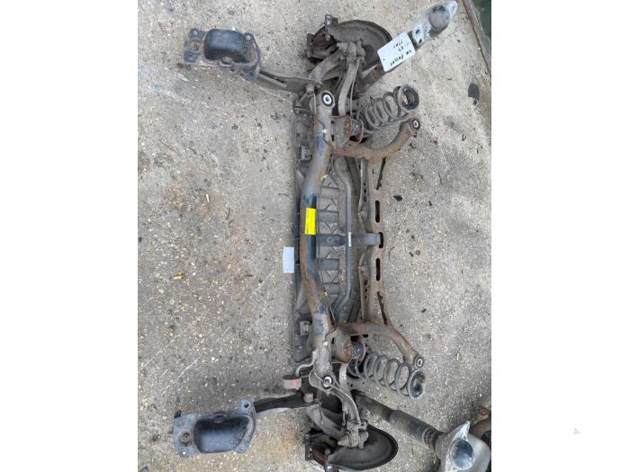 Gebrauchte Hinterachse Vorderradantrieb Volkswagen Passat Variant (365) 2.0 TDI 16V 135 Preis € 210,00 Margenregelung angeboten von van de Bunte Teuge B.V.