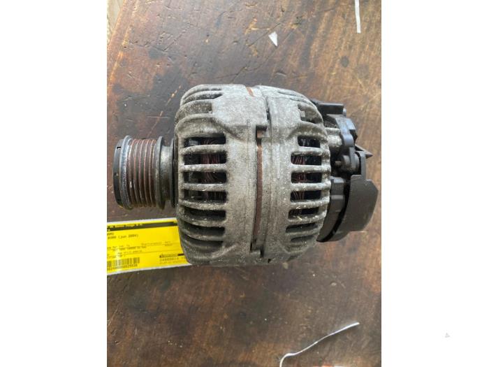 Usagé Dynamo Volkswagen Bora (1J2) 1.9 TDI 100 Prix € 52,50 Règlement à la marge proposé par van de Bunte Teuge B.V.