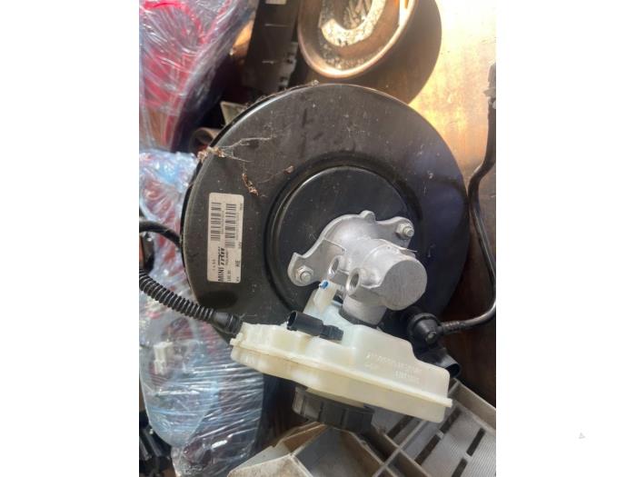 Usagé Servo frein Mini Mini (R56) 1.4 16V One Prix € 99,75 Règlement à la marge proposé par van de Bunte Teuge B.V.
