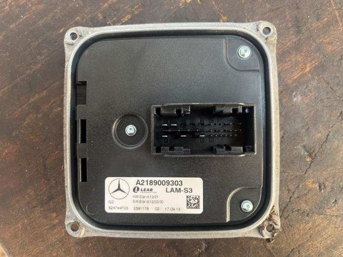 Używane Modułowy reflektor LED Mercedes A (W176) 1.6 A-180 16V Cena € 183,75 Procedura marży oferowane przez van de Bunte Teuge B.V.