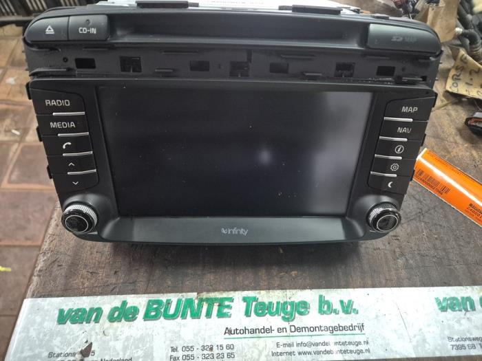 Używane System nawigacji Kia Sorento III (UM) 2.2 CRDi 16V VGT 4x4 Cena € 393,75 Procedura marży oferowane przez van de Bunte Teuge B.V.