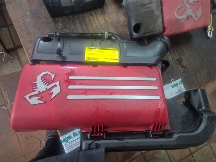 Begagnade Luftfilterhus Fiat 500/595/695 1.4 T-Jet 16V 695 Biposto Pris € 104,99 Marginaltabell erbjuds av van de Bunte Teuge B.V.