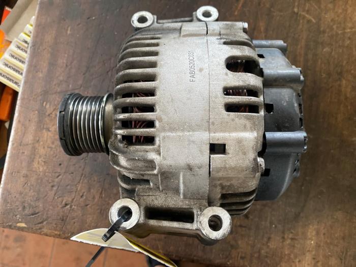 Usagé Dynamo Mercedes ML II (164/4JG) 3.0 ML-280 CDI 4-Matic V6 24V Prix € 157,50 Règlement à la marge proposé par van de Bunte Teuge B.V.