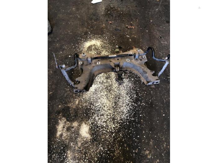Used Subframe Renault Clio IV (5R) 0.9 Energy TCE 90 12V Price € 105,00 Margin scheme offered by van de Bunte Teuge B.V.