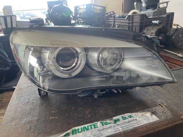 Używane Reflektor prawy BMW 7 serie (F01/02/03/04) 750i,Li xDrive V8 32V Cena € 682,50 Procedura marży oferowane przez van de Bunte Teuge B.V.