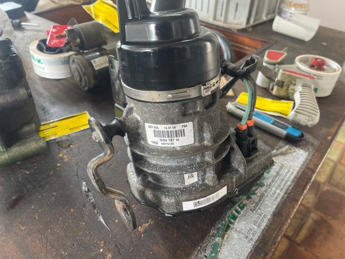 Usagé Pompe de direction Citroen C3 (SC) 1.2 VTi 82 12V Prix € 131,25 Règlement à la marge proposé par van de Bunte Teuge B.V.