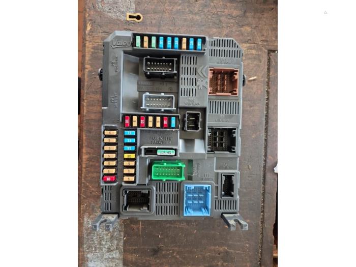 Used Body control computer Citroen C4 Cactus (0B/0P) 1.2 PureTech 110 12V Price € 52,50 Margin scheme offered by van de Bunte Teuge B.V.
