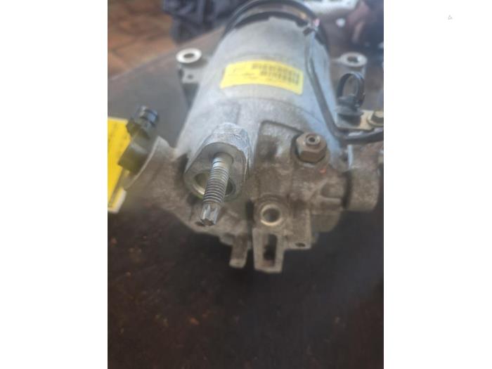 Compresseur de clim d'un Ford B-Max (JK8) 1.0 EcoBoost 12V 100 2015