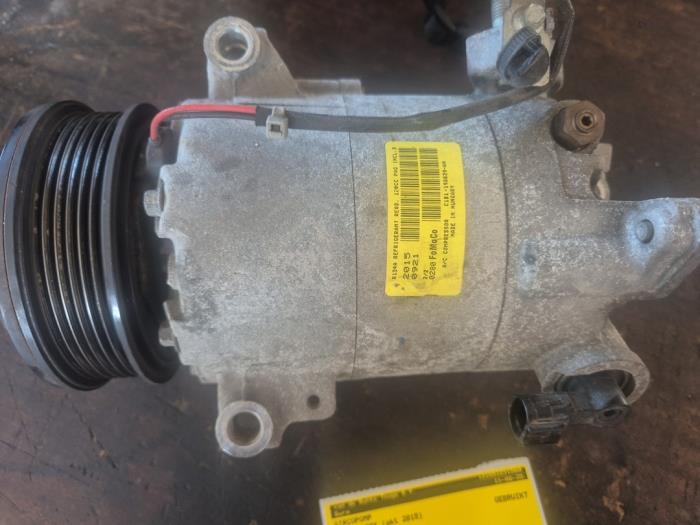 Compresseur de clim d'un Ford B-Max (JK8) 1.0 EcoBoost 12V 100 2015