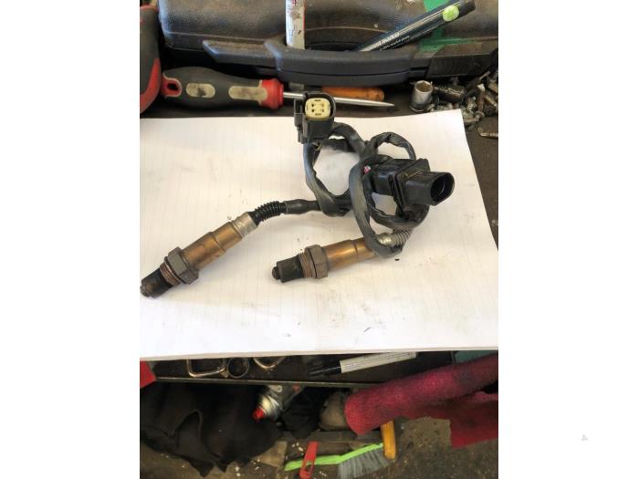 Sonde lambda d'un Ford B-Max (JK8) 1.0 EcoBoost 12V 100 2015