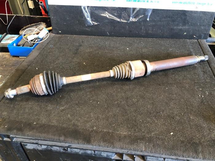 Arbre de transmission avant droit d'un Ford B-Max (JK8) 1.0 EcoBoost 12V 100 2015