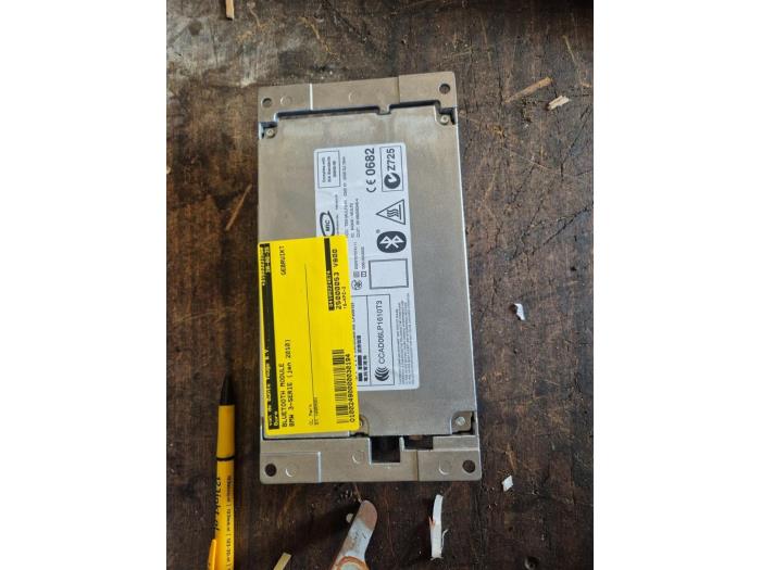 Usados Módulo Bluetooth BMW 3 serie Touring (E91) 318d 16V Precio € 105,00 Norma de margen ofrecido por van de Bunte Teuge B.V.