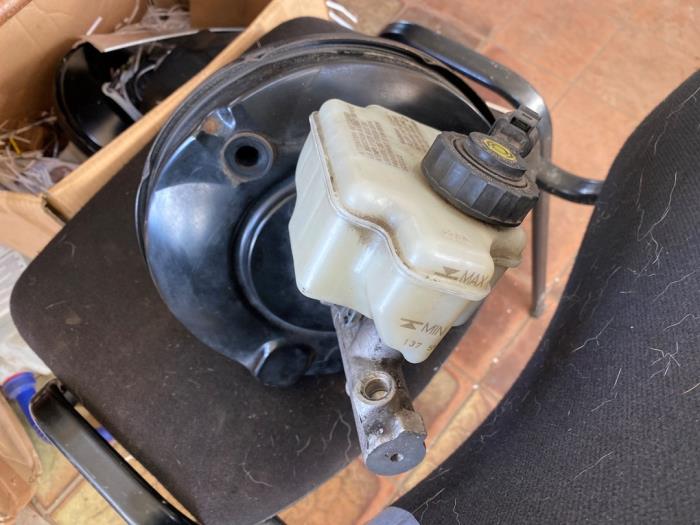 Usagé Servo frein Volkswagen Golf Plus (5M1/1KP) 1.6 FSI 16V Prix € 105,00 Règlement à la marge proposé par van de Bunte Teuge B.V.