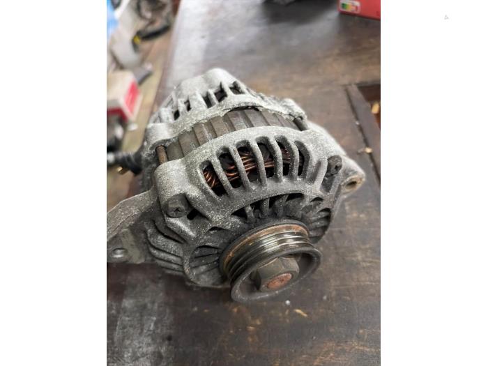 Dynamo från en Suzuki Wagon-R+ (RB) 1.3 16V 2003