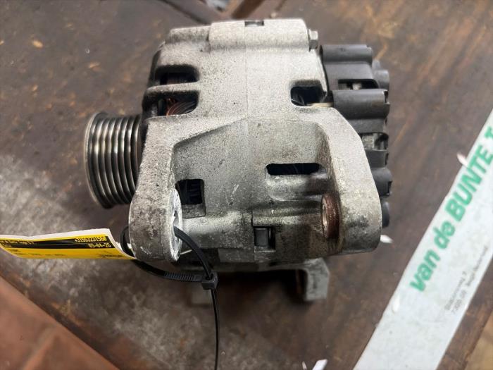Begagnade Dynamo Renault Twingo II (CN) 1.2 16V Pris på förfrågan erbjuds av van de Bunte Teuge B.V.