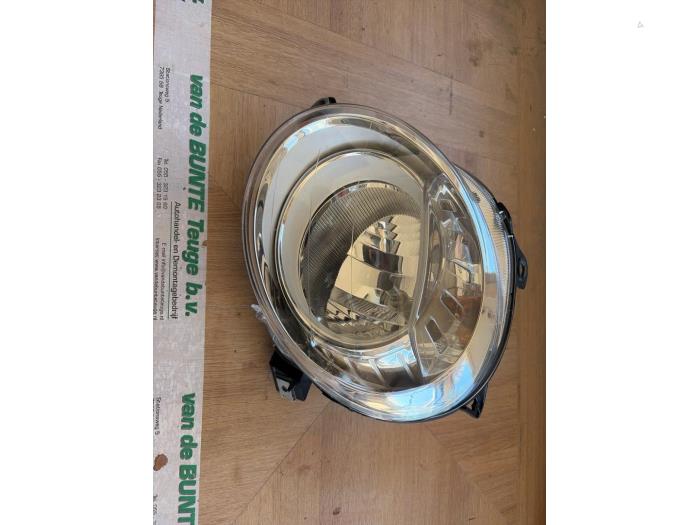 Używane Reflektor lewy Fiat 500C (312) 0.9 TwinAir 85 Cena € 78,75 Procedura marży oferowane przez van de Bunte Teuge B.V.