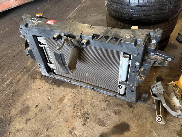 Używane Panel przedni Mitsubishi Colt (Z2/Z3) 1.3 16V Cena € 210,00 Procedura marży oferowane przez van de Bunte Teuge B.V.